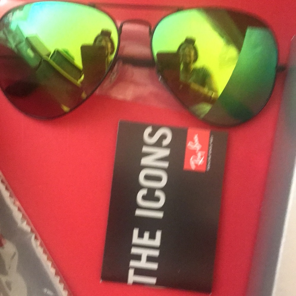 NIB Ray-Ban Rb4184 Square Sunglasses Black